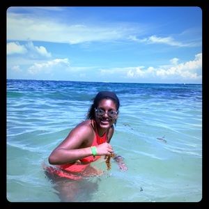 Meet your Posher, Kayla